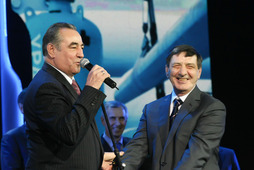 Газовиков поздравил губернатор Курганской области Олег Богомолов