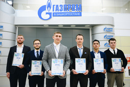 Вадим Тронза (на фото слева) попал в шестерку лучших и стал победителем в номинации «За практическую значимость»