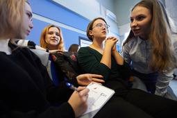 Ученики Газпром-класса приняли участие в интеллектуальной игре «Мозгобойня», вопросы которой связаны с газовой тематикой