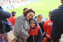 Анна Гордина (ОК и ТО) с сыном на футбольном матче чемпионата мира — 2018