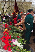 Возложение цветов к монументу воинской славы