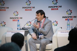 Генеральный директор ООО "Газпром трансгаз Екатеринбург" Давид Гайдт на международной промышленной выставке "Иннопром-2014"