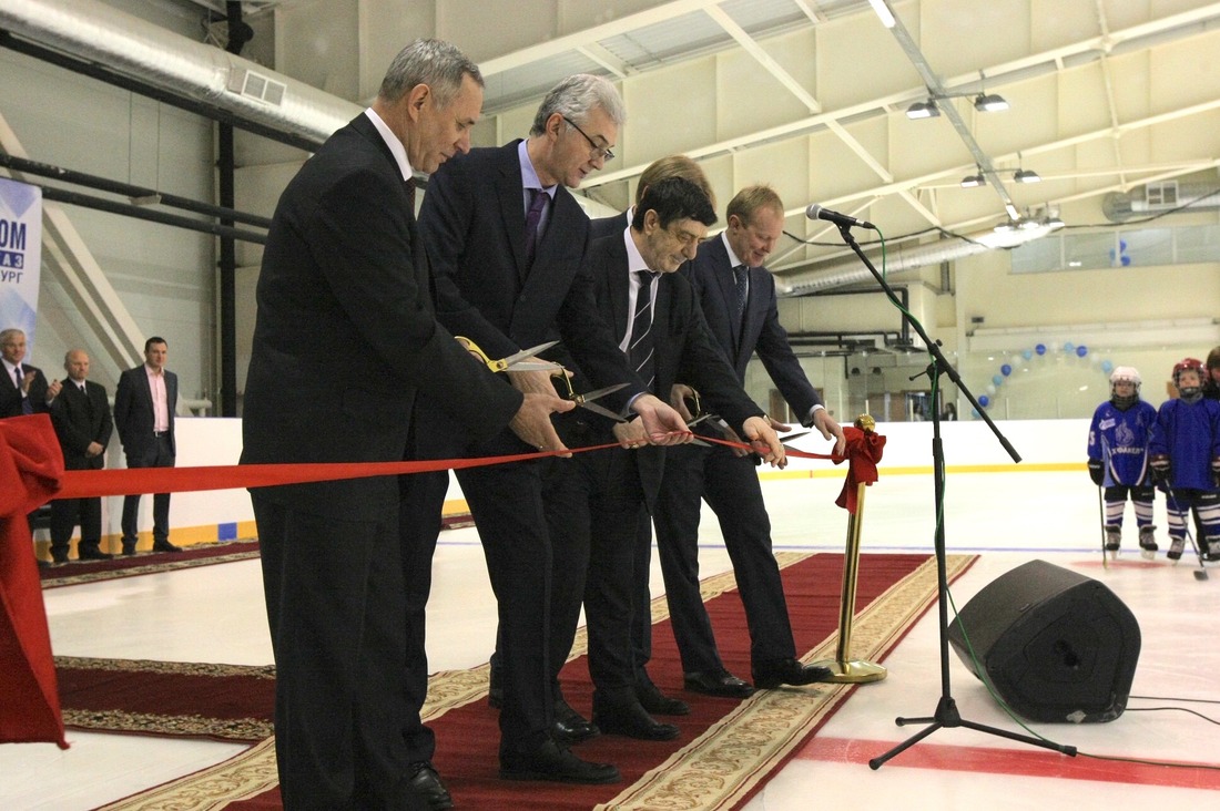 Во время торжественной церемонии открытия ледовой арены на базе ФОК "Факел"