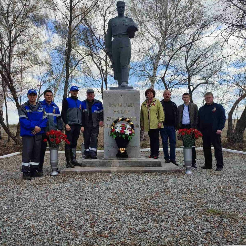 Шесть лет назад оренбургские газовики восстановили мемориал на месте бывшего хутора Гребени и ежегодно проводят здесь 9 мая митинг