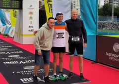 Александр Огаров (в центре) вместе с партнерами по команде занял второе место в абсолютном зачете соревнований