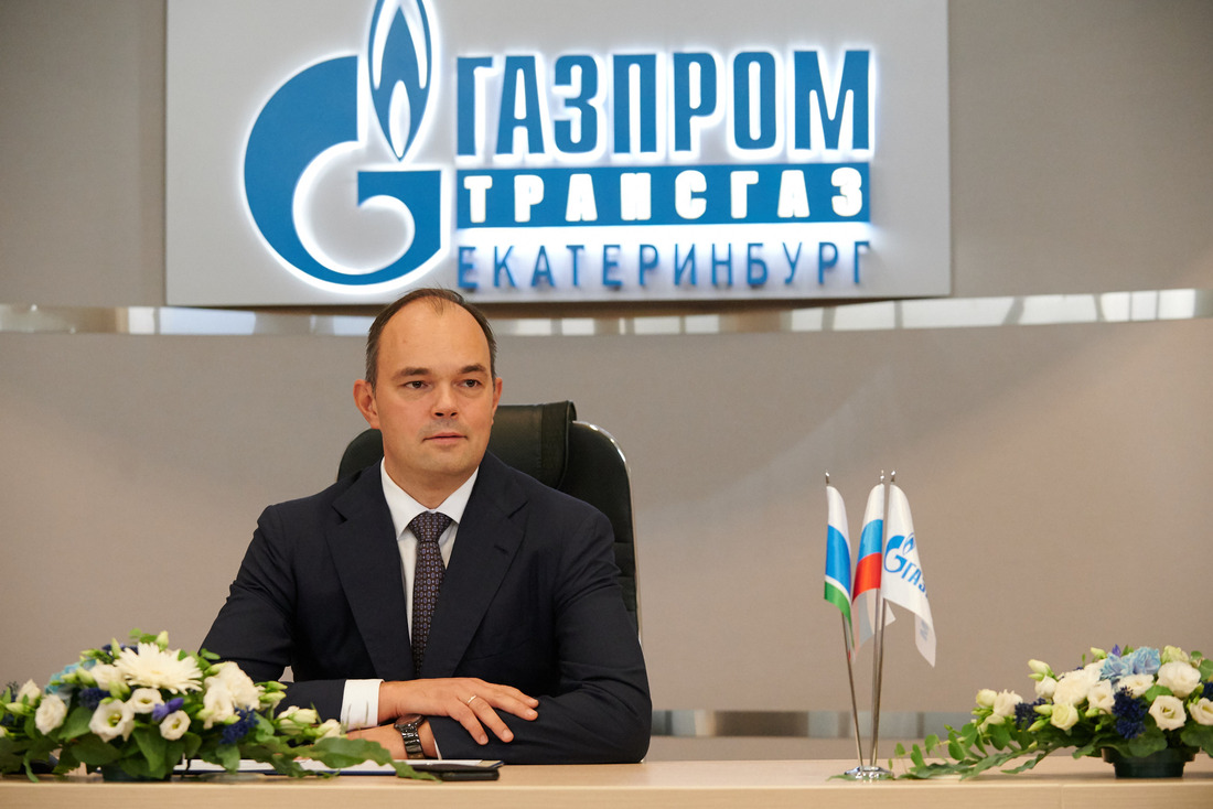 Первым коллектив поздравил генеральный директор «Газпром трансгаз Екатеринбург» Алексей Крюков
