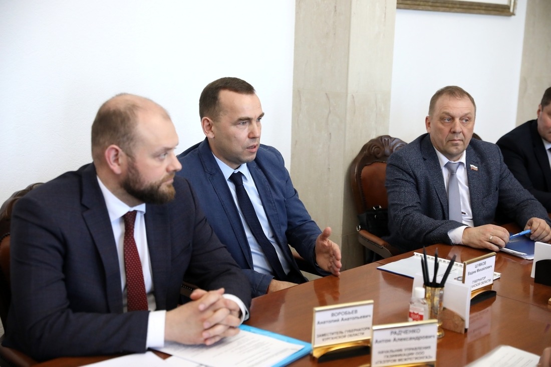 Состоялась рабочая встреча делегации ПАО «Газпром» с губернатором Курганской области Вадимом Шумковым (в центре)
