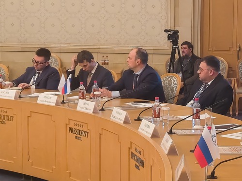 Генеральный директор ООО «Газпром трансгаз Екатеринбург» Алексей Крюков (в центре) принял участие в форуме «ТЭК в России в XXI веке»